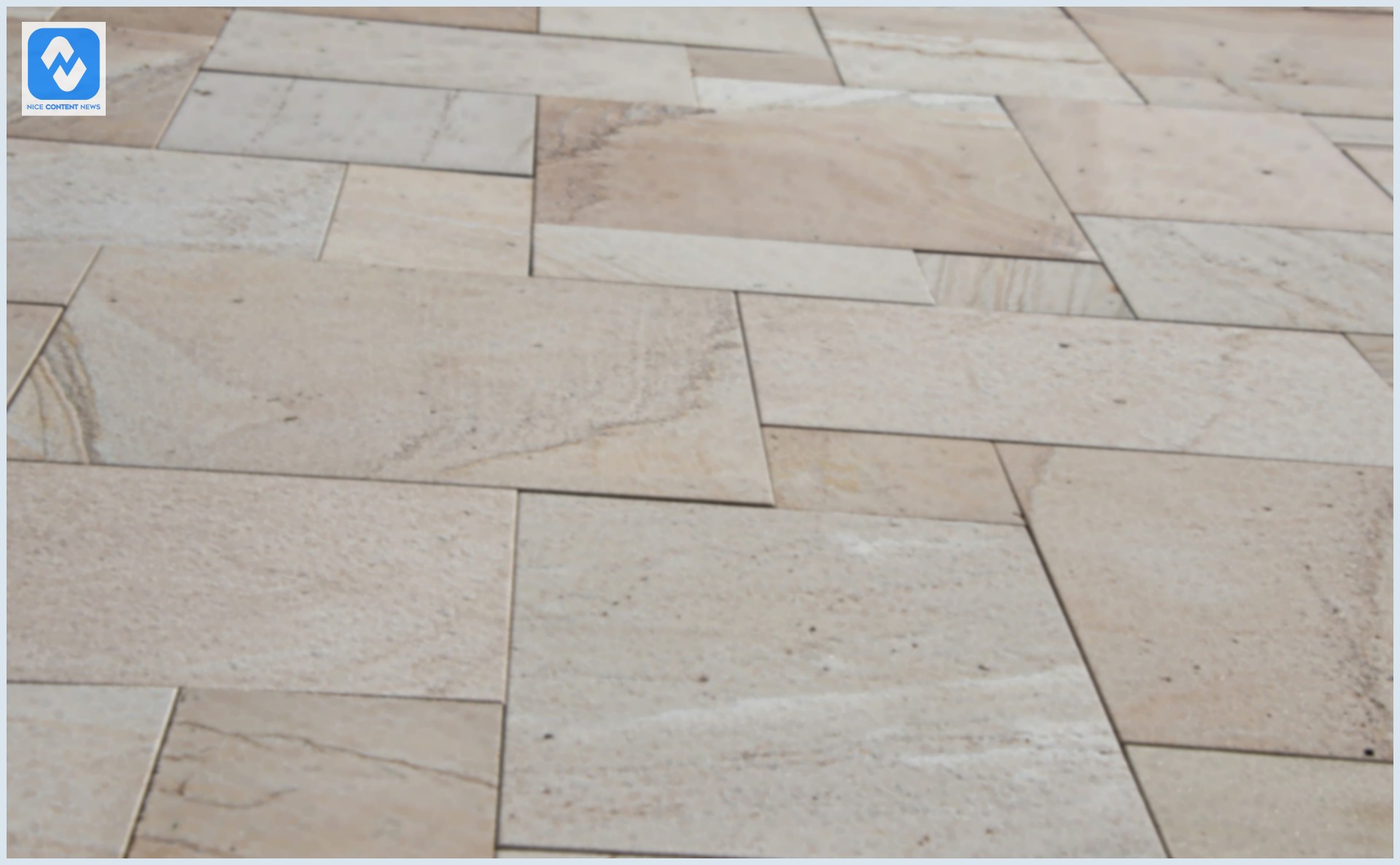 Como escolher o piso para casa? Confira os 3 principais tipos no mercado! Piso de porcelanato no chão